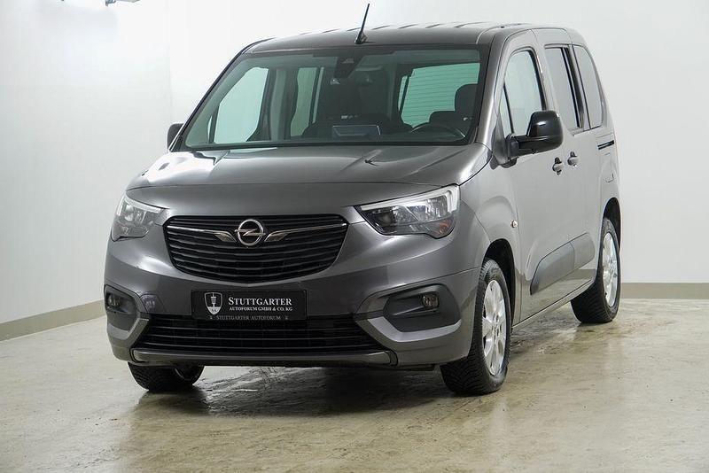 Gebraucht Opel Combo Elegance 131 PS (96 kW) 2022 Mondstein grau/e:vulkan grau Van / Kleinbus