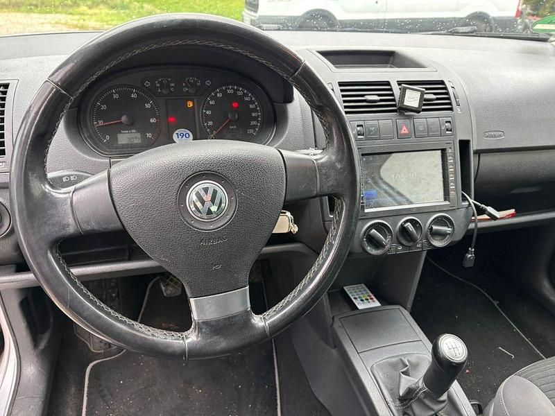 Gebraucht VW Polo Trendline 60 PS (44 kW) 2009 Silber Kleinwagen