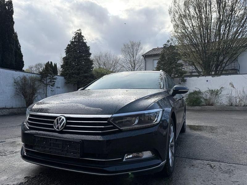 Gebraucht VW Passat Business 150 PS (110 kW) 2019 Blau Limousine