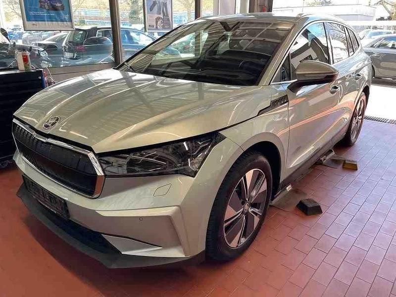 Silber Gebraucht 2021 Skoda Enyaq iV Loft SUV | 21.290 € (Superpreis) - Bild 1/4