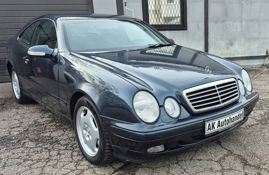 Gebraucht Mercedes CLK320 Elegance 218 PS (160 kW) 2001 Schwarz Coupé