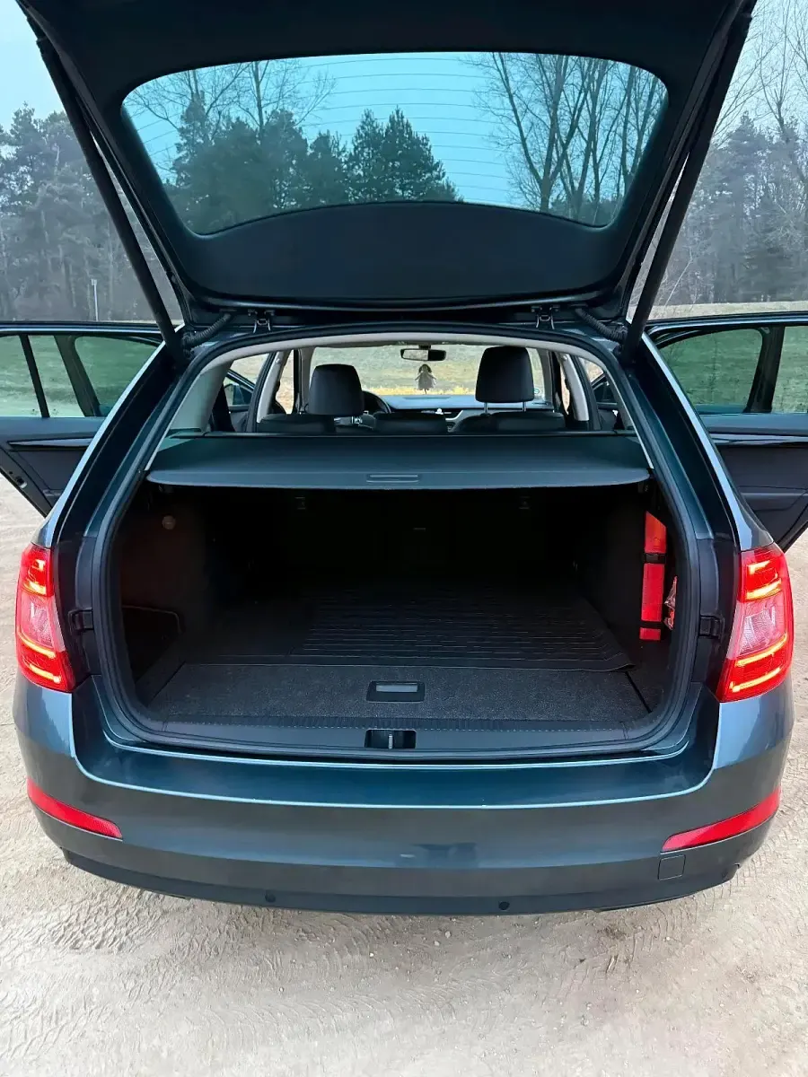Gebraucht Skoda Octavia 179 PS (131 kW) 2017 Grau Kombi