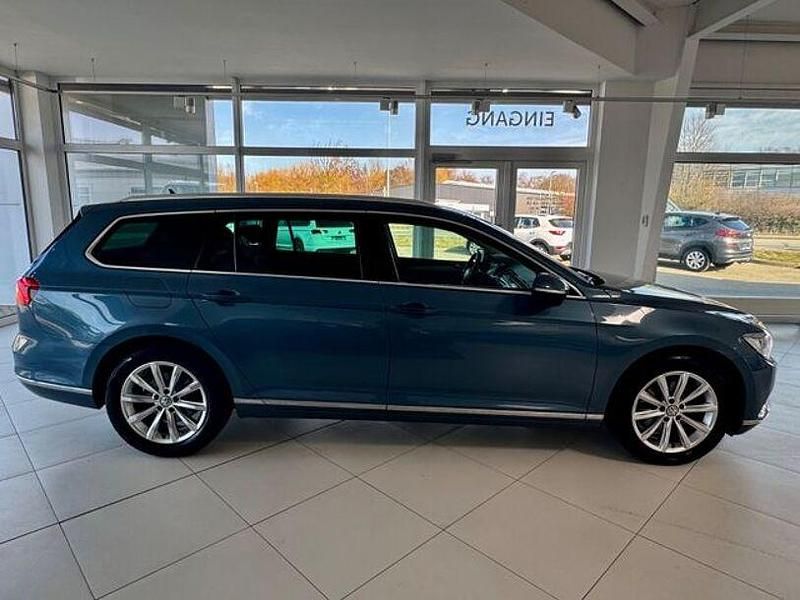 Gebraucht VW Passat Highline 150 PS (110 kW) 2016 Blau Kombi