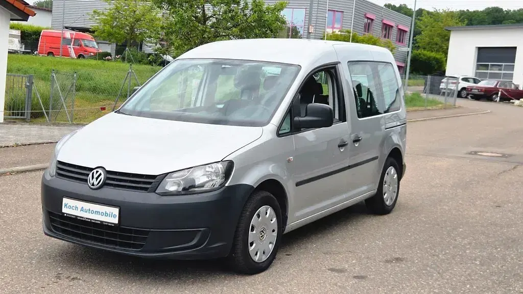 Gebraucht VW Caddy 86 PS (63 kW) 2011 Silber Van / Kleinbus