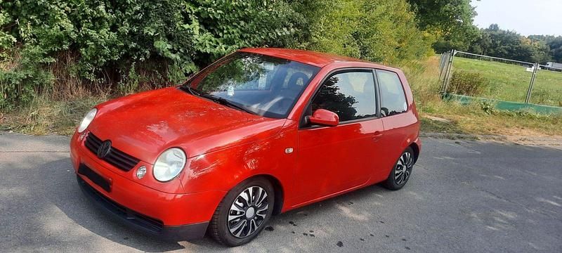 Rot Gebraucht 2003 VW Lupo Kleinwagen | 1.400 € (Fairer Preis) - Bild 1/4