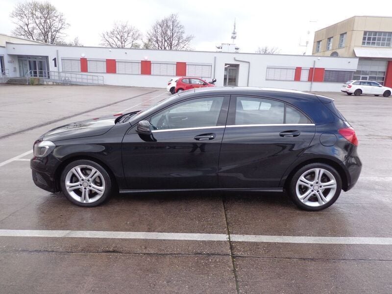 Gebraucht Mercedes A200 Urban 136 PS (100 kW) 2013 Schwarz Limousine