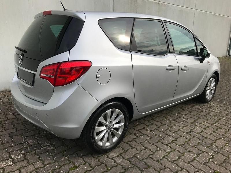 Gebraucht Opel Meriva Innovation 140 PS (102 kW) 2013 Silber Van / Kleinbus
