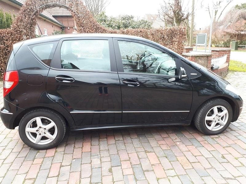 Schwarz Gebraucht 2012 Mercedes A180 Avantgarde Limousine | 6.000 € (Guter Preis) - Bild 1/4