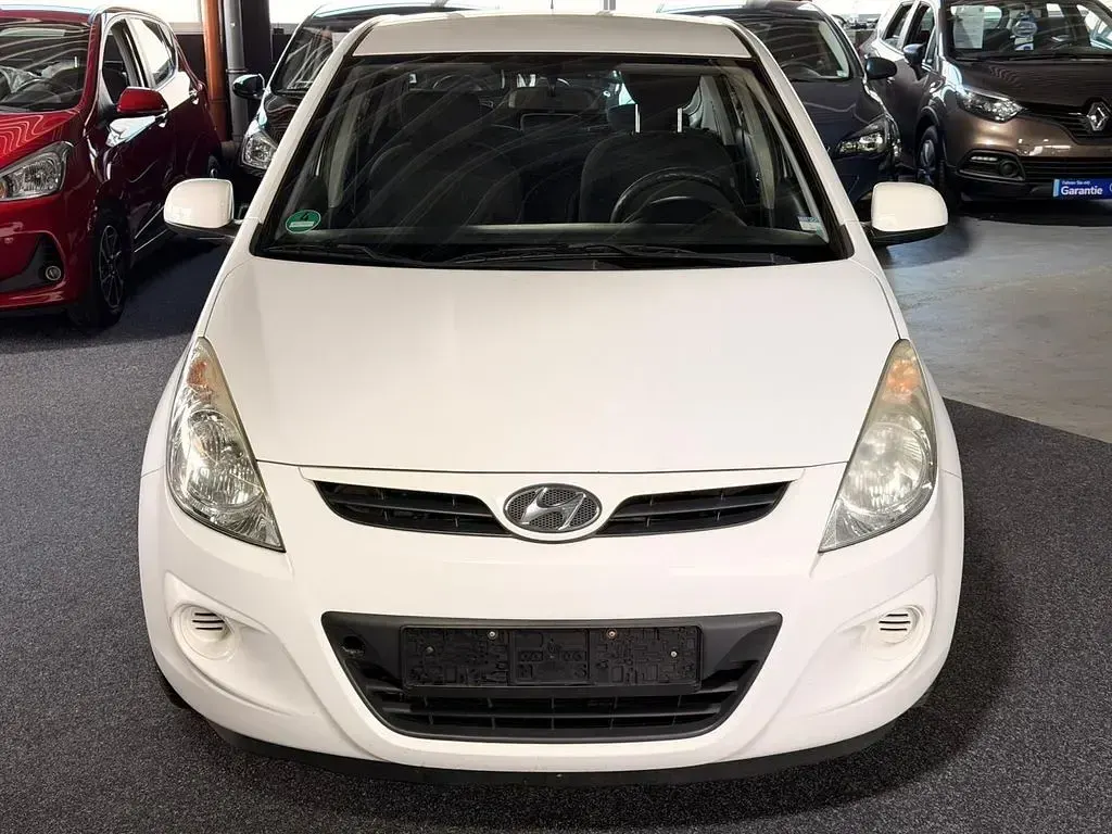Gebraucht Hyundai i20 Classic 77 PS (56 kW) 2010 Weiß Kleinwagen