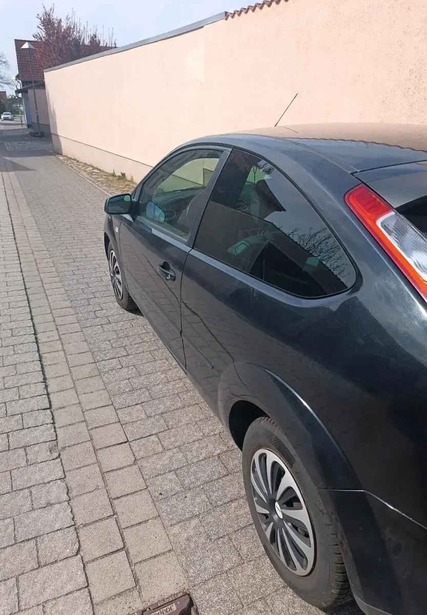 Gebraucht Ford Focus 116 PS (85 kW) 2006 Schwarz Coupé