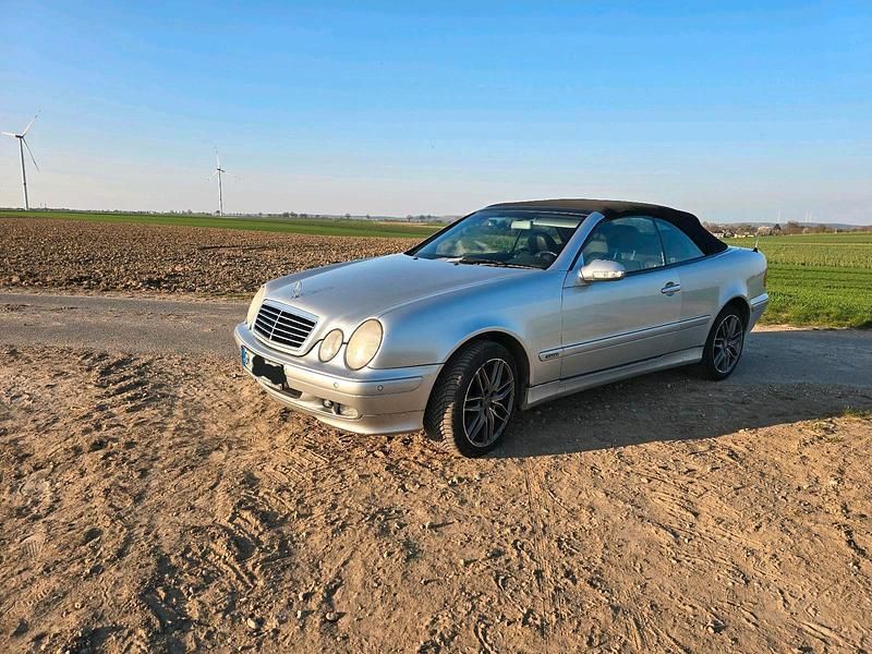 Silber Gebraucht 2001 Mercedes CLK230 Elegance Cabrio | 3.100 € (Superpreis) - Bild 1/4