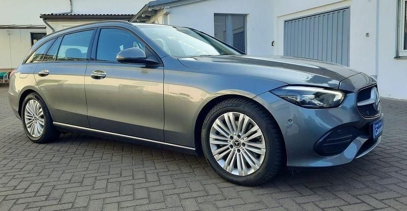 Gebraucht Mercedes C200 163 PS (119 kW) 2022 Grau Limousine