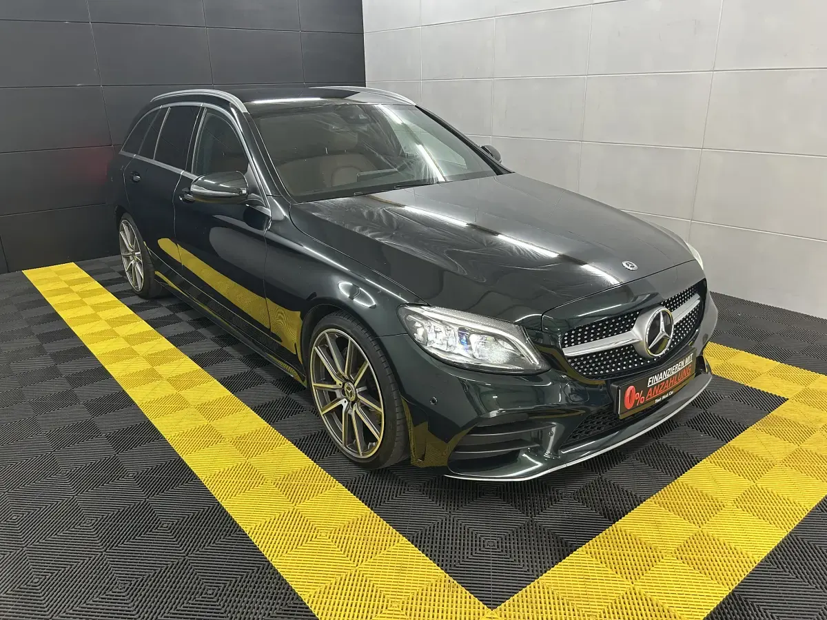 Gebraucht Mercedes C220 AMG line 195 PS (143 kW) 2018 Smaragdgruen  metalliclack Kombi