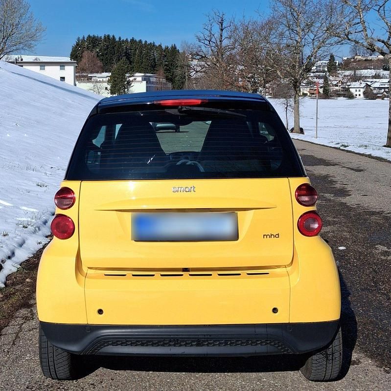 Gebraucht Smart ForTwo Coupé 61 PS (44 kW) 2014 Gelb Coupé