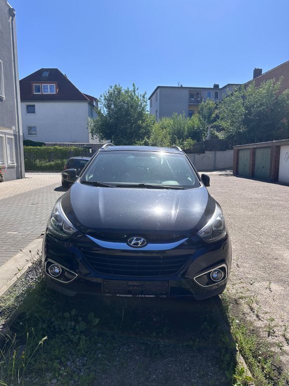 Schwarz Gebraucht 2015 Hyundai ix35 SUV | 9.900 € (Guter Preis) - Bild 1/4