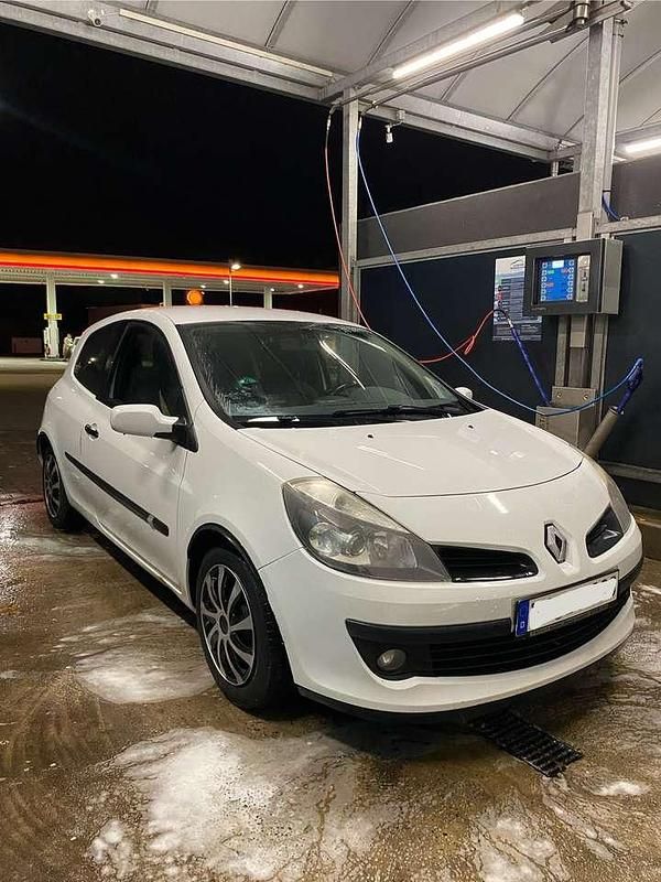 Gebraucht 2009 Renault Clio II Limousine | 2.800 € (Etwas zu teuer) - Bild 1/4