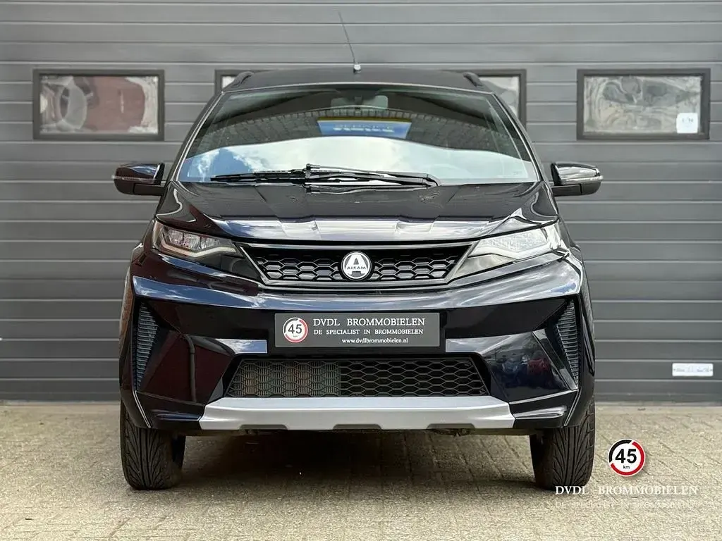 Second-hand Aixam Crossover Premium 2025 Albastru