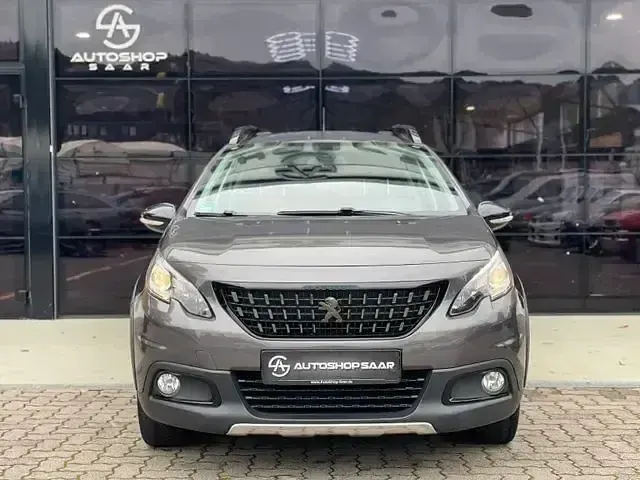 Gebraucht Peugeot 2008 GT 114 PS (83 kW) 2019 Grau SUV