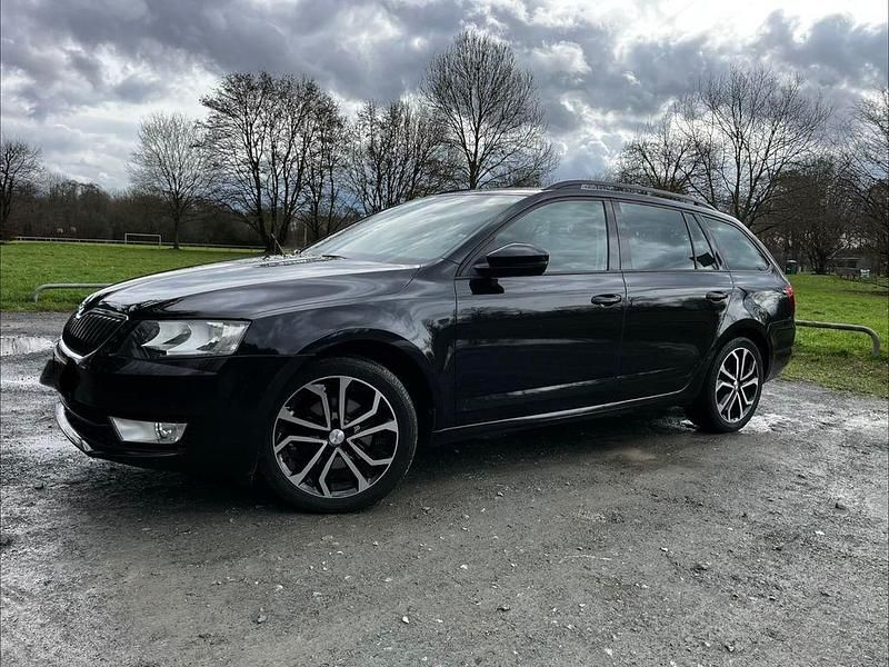 Gebraucht Skoda Octavia 150 PS (110 kW) 2015 Schwarz Kleinwagen