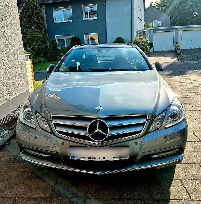 Andere farben Gebraucht 2011 Mercedes E250 Coupé | 10.100 € (Fairer Preis) - Bild 1/4