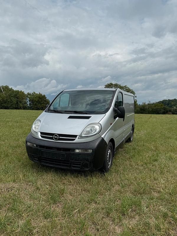 Silber Gebraucht 2003 Opel Vivaro Van | 6.000 € (Guter Preis) - Bild 1/4