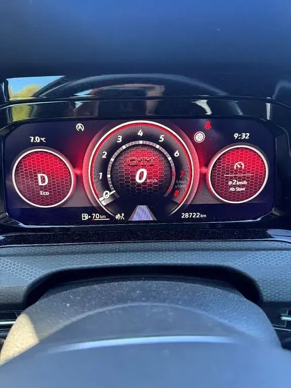 Gebraucht VW Golf VIII GTI 245 PS (180 kW) 2024 Uranograu Limousine