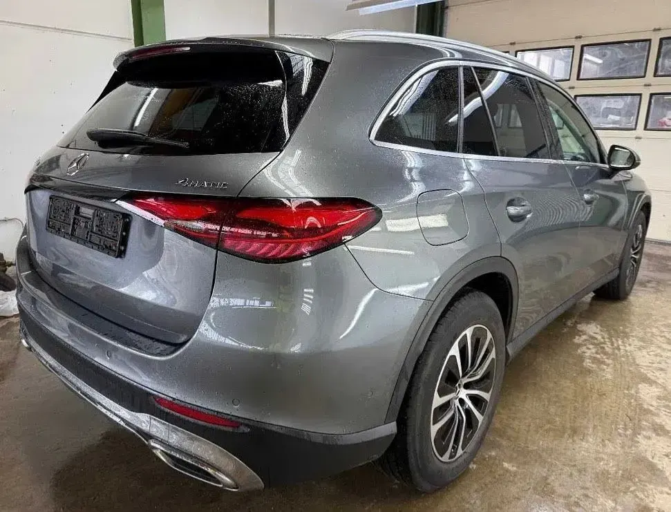 Gebraucht Mercedes GLC220 197 PS (144 kW) 2023 Grau SUV