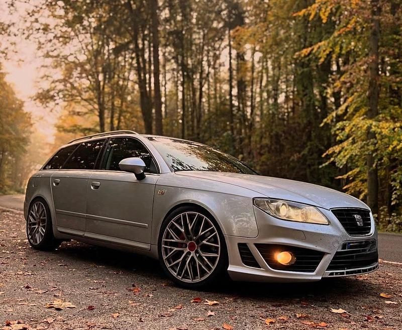 Silber Gebraucht 2011 Seat Exeo Sport Kombi | 7.999 € - Bild 1/4
