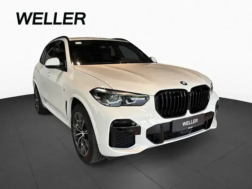 Gebraucht BMW X5 M Sport 352 PS (258 kW) 2023 Alpinweiß (weiß) SUV