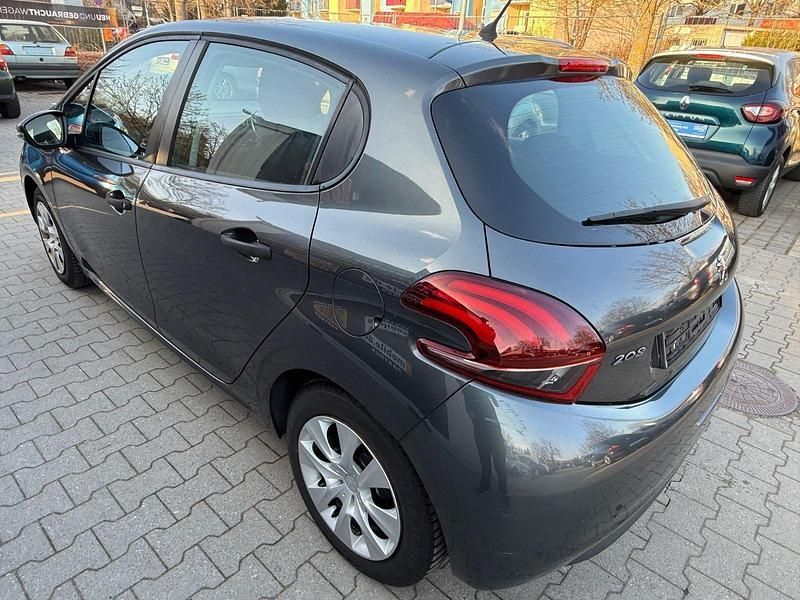 Gebraucht Peugeot 208 Allure 82 PS (60 kW) 2018 Grau Kleinwagen