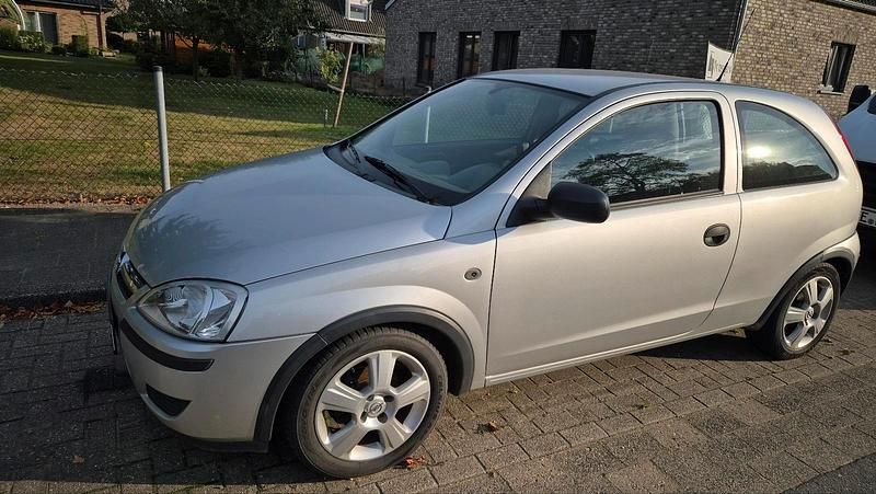 Silber Gebraucht 2006 Opel Corsa Kleinwagen | 1.500 € - Bild 1/4