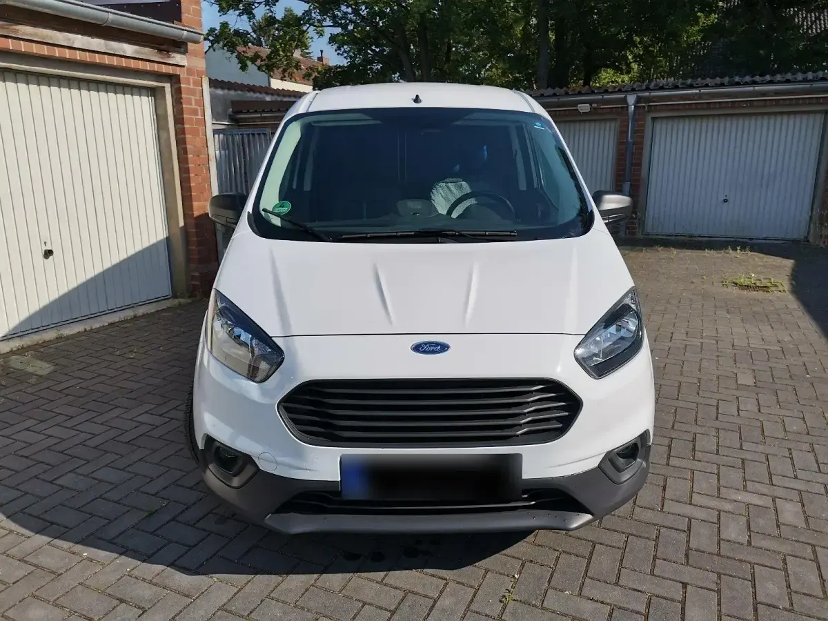 Gebraucht Ford Transit 101 PS (74 kW) 2021 Weiß Van / Kleinbus