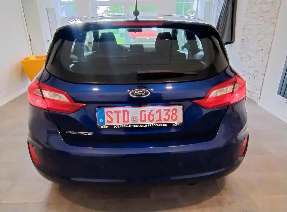 Gebraucht Ford Fiesta Cool & Connect 71 PS (52 kW) 2017 Indischblau Kleinwagen