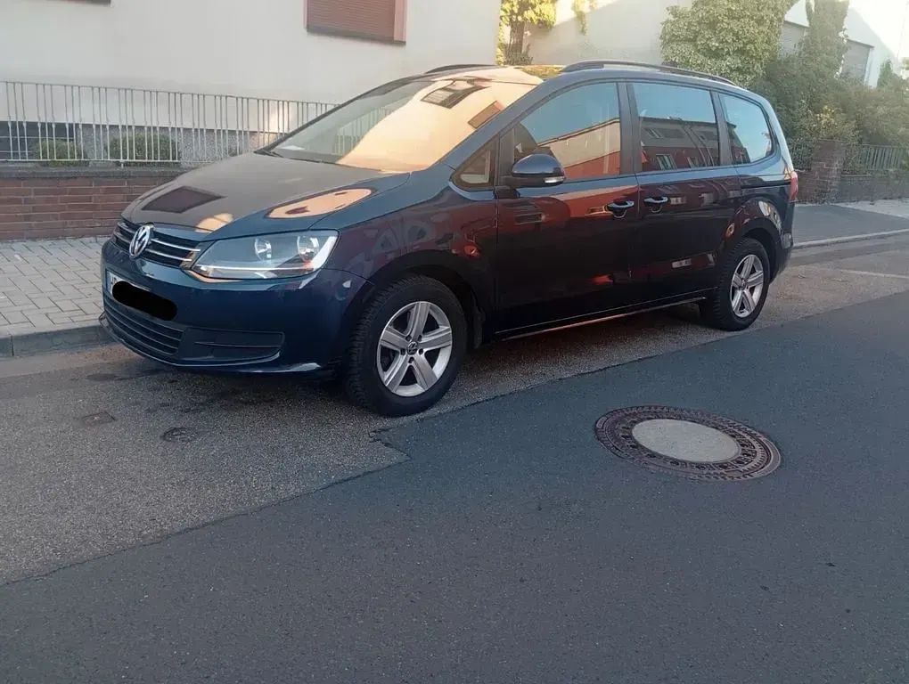 Gebraucht VW Sharan Trendline 170 PS (125 kW) 2011 Blau Van / Kleinbus