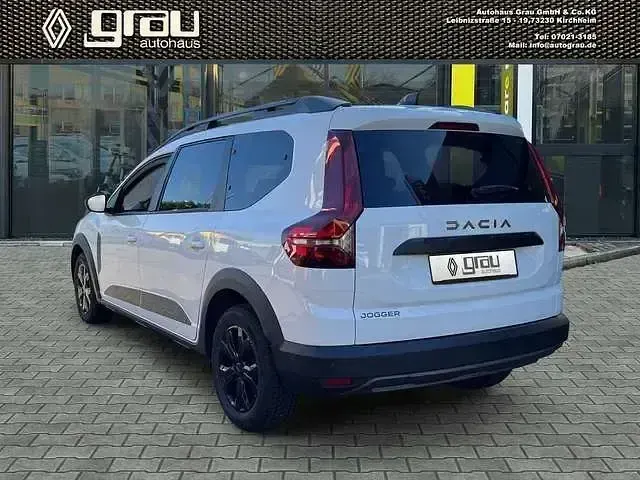 Gebraucht Dacia Jogger Extreme 110 PS (80 kW) 2024 Gletscherweiss Van / Kleinbus