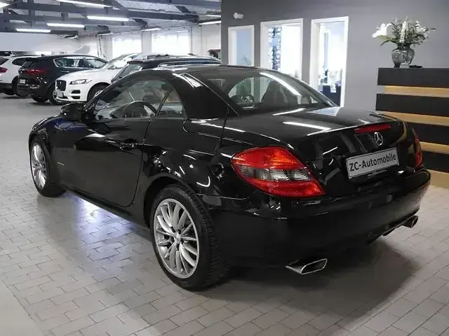Gebraucht Mercedes SLK200 184 PS (135 kW) 2010 Schwarz Cabrio