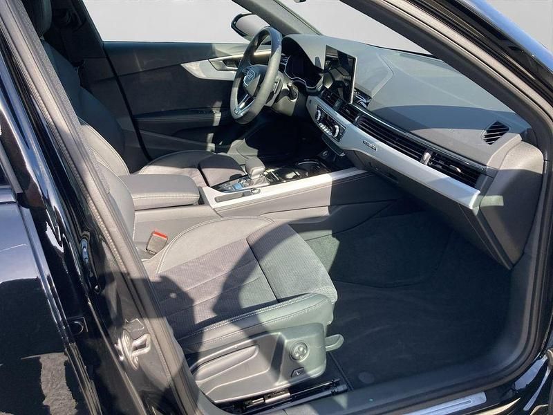 Gebraucht Audi A4 S-Line 204 PS (150 kW) 2025 Schwarz Kombi