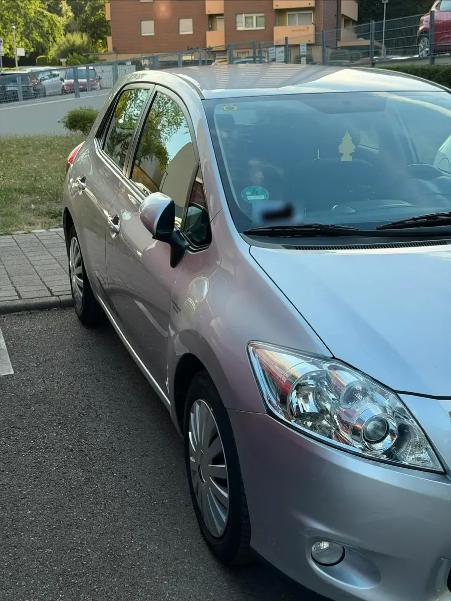 Gebraucht Toyota Auris 99 PS (72 kW) 2010 Grau Kleinwagen