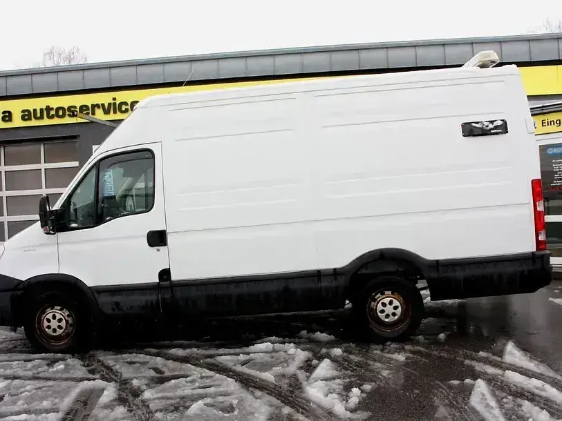 Gebraucht Iveco Daily 126 PS (92 kW) 2012 Weiß Van / Kleinbus