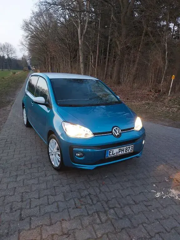Second-hand VW up! Style 60 CP (44 kW) 2020 Albastru Hatchback