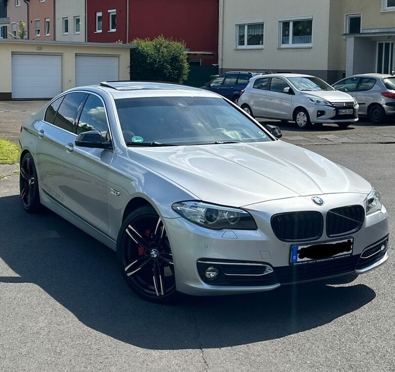 Silber Gebraucht 2014 BMW 530 Luxury Line Limousine | 22.950 € (Teuer) - Bild 1/4