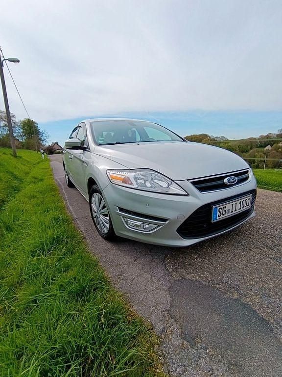 Gebraucht Ford Mondeo Trend 140 PS (102 kW) 2012 Silber Limousine