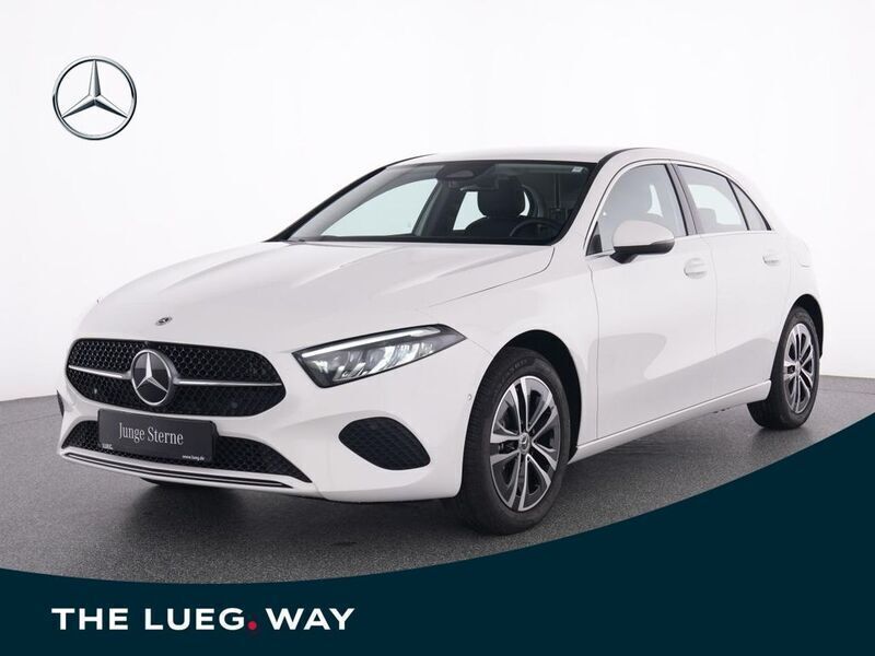 Unilack polarweiß Gebraucht 2024 Mercedes A250 Progressive Limousine | 26.555 € - Bild 1/4
