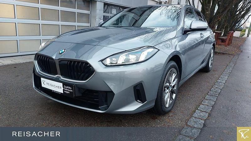 Grau Gebraucht 2025 BMW 120 Kleinwagen | 30.919 € (Guter Preis) - Bild 1/4