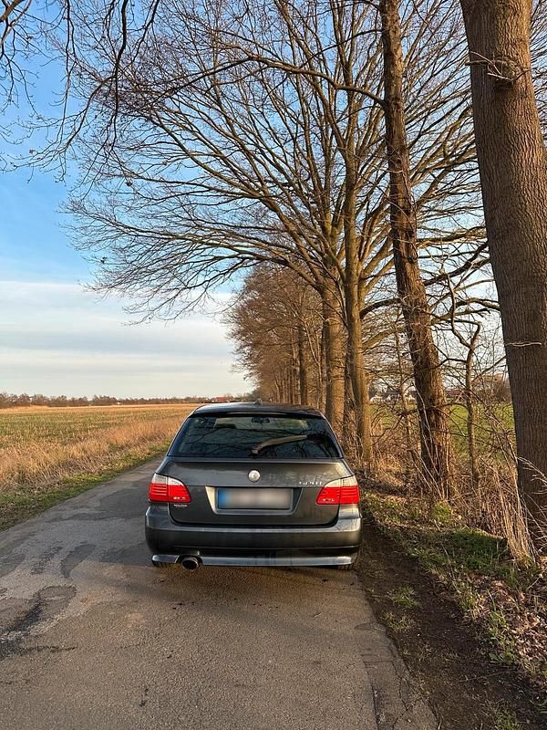 Gebraucht BMW 520 170 PS (125 kW) 2009 Grau Limousine