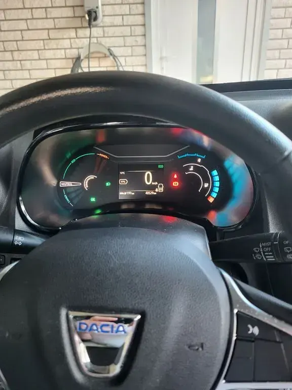 Usado Dacia Spring Comfort Plus 33 kW (45 CV) 2022 Negro Utilitario