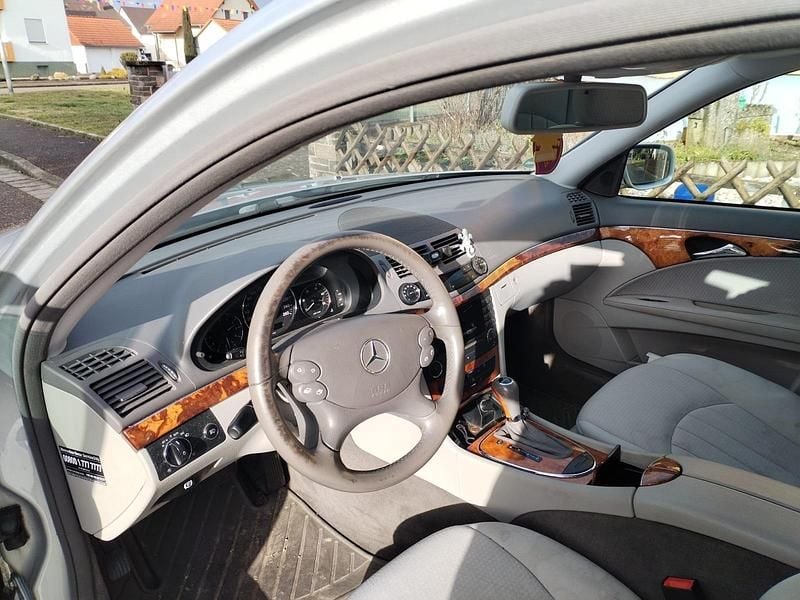 Gebraucht Mercedes E220 2007 Silber Limousine