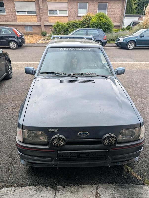 Andere außenfarben Gebraucht 1988 Ford Escort Limousine | 4.000 € - Bild 1/4