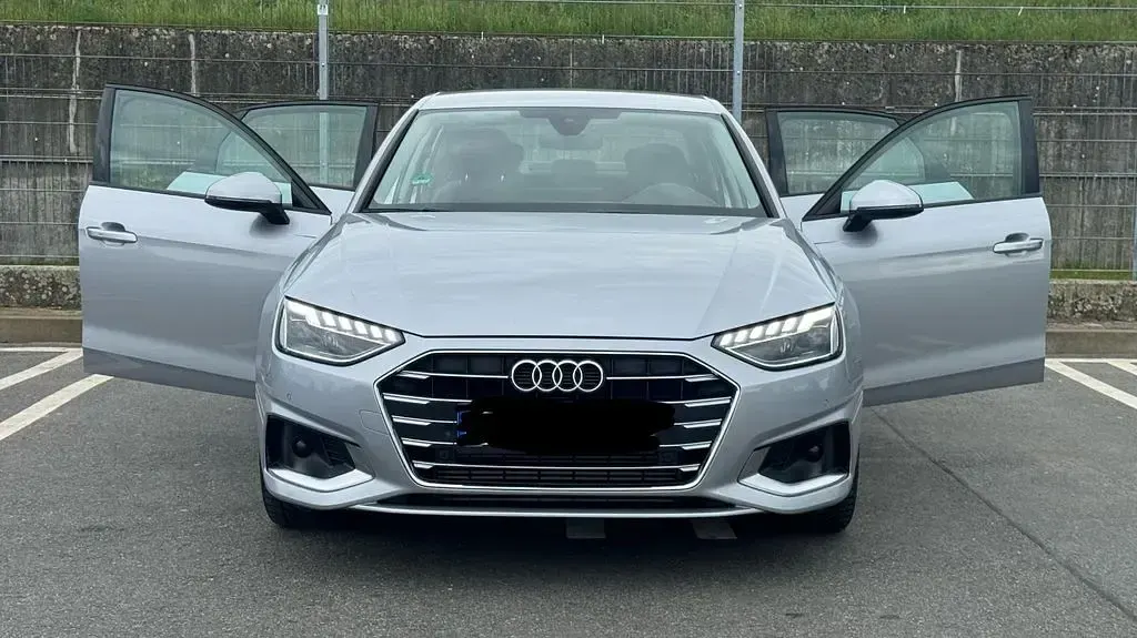 Gebraucht Audi A4 Advanced 150 PS (110 kW) 2021 Silber Limousine