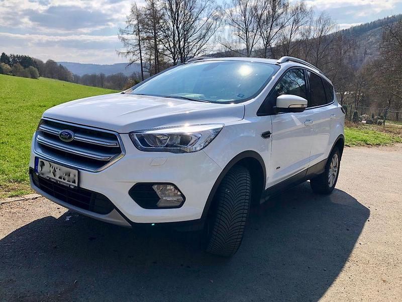 Gebraucht Ford Kuga Cool & Connect 150 PS (110 kW) 2018 Weiß SUV
